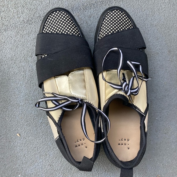 Comfy stylish walking shoes - Picture 1 of 4